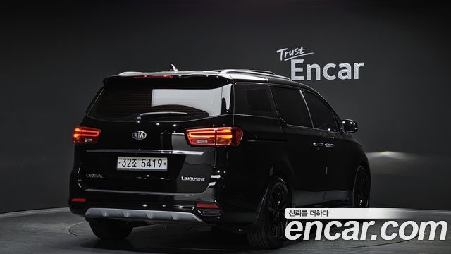 Kia Canival 2019 — photo 2