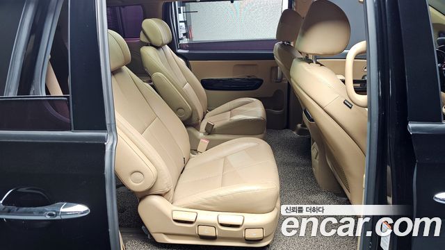 Kia Canival 2019 — photo 17
