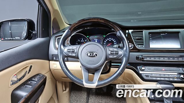 Kia Canival 2019 — photo 19