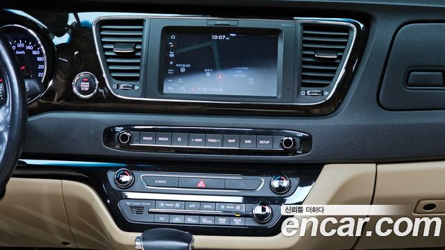 Kia Canival 2019 — photo 20