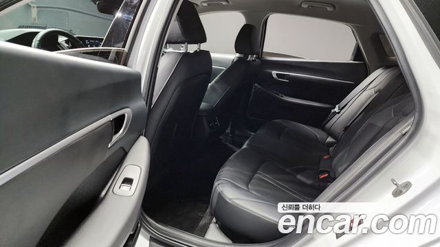 Hyundai Sonata 2023 — photo 18