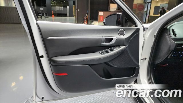 Hyundai Sonata 2023 — photo 14