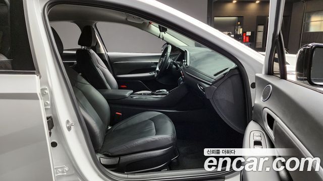 Hyundai Sonata 2023 — photo 16