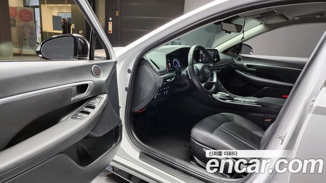 Hyundai Sonata 2023 — photo 31