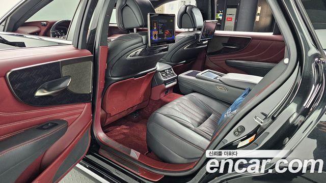 Lexus LS 2019 — photo 17