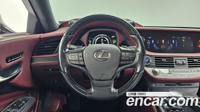 Lexus LS 2019 — photo 20