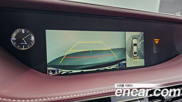 Lexus LS 2019 — photo 21