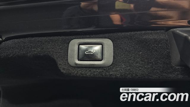 Lexus LS 2019 — photo 26