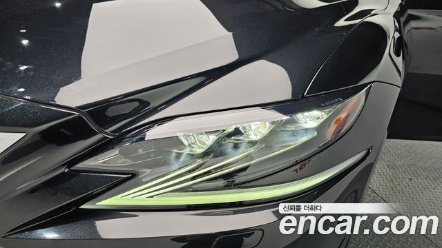 Lexus LS 2019 — photo 8