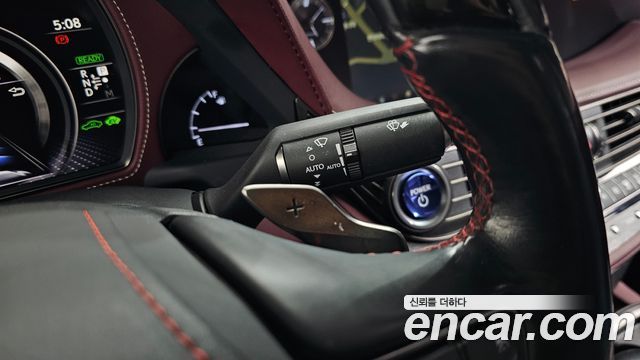 Lexus LS 2019 — photo 28