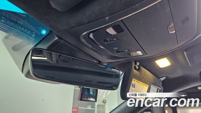 Lexus LS 2019 — photo 32