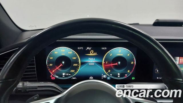Mercedes-Benz GLE-Class 2023 — photo 8