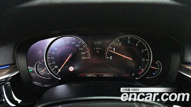 BMW 5-Series 2018 — photo 8