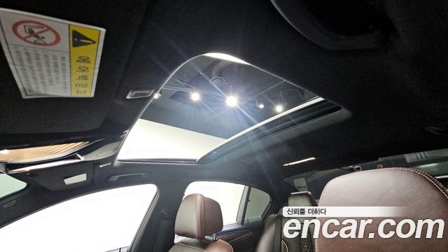 BMW 5-Series 2018 — photo 19