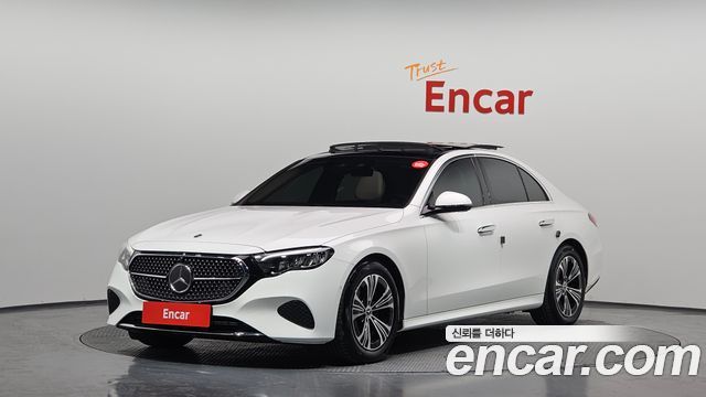 Mercedes-Benz E-Class 2025 — photo 1