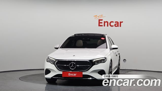 Mercedes-Benz E-Class 2025 — photo 3