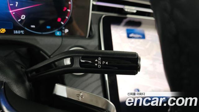 Mercedes-Benz E-Class 2025 — photo 9