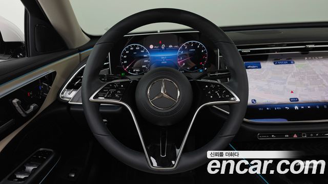 Mercedes-Benz E-Class 2025 — photo 13
