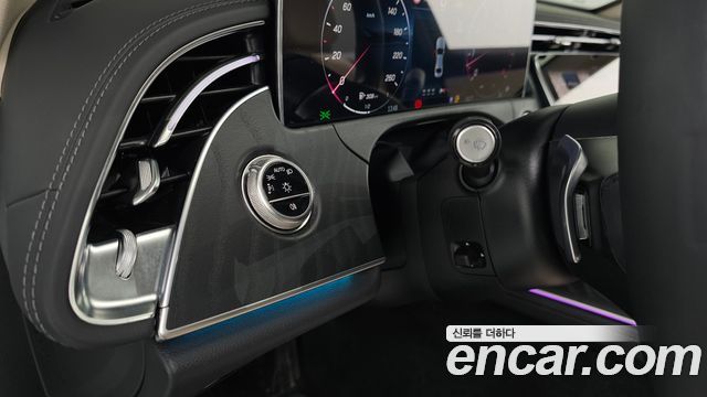 Mercedes-Benz E-Class 2025 — photo 18