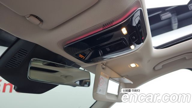 Mercedes-Benz E-Class 2025 — photo 19