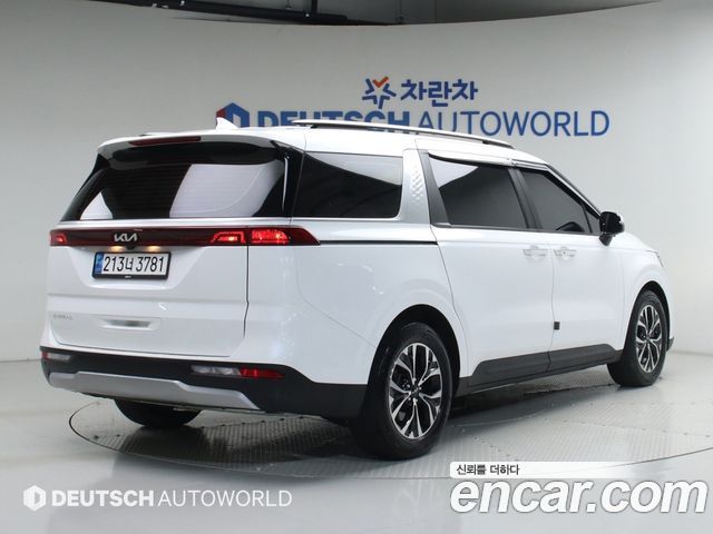 Kia Canival 2023 — photo 2