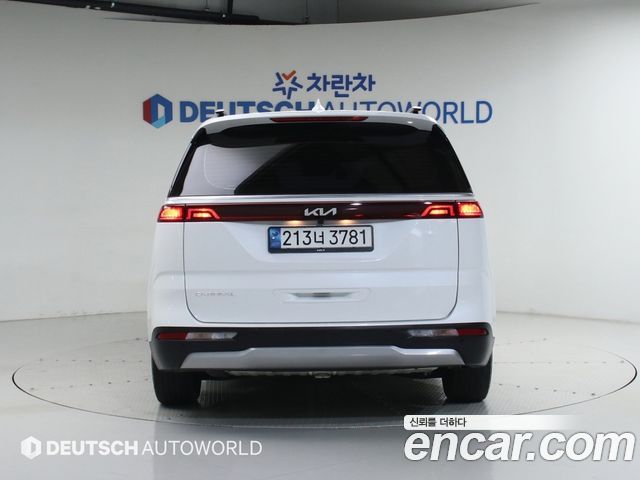 Kia Canival 2023 — photo 4