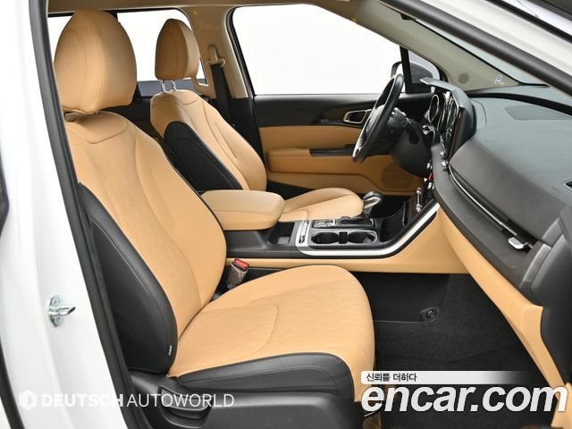 Kia Canival 2023 — photo 10