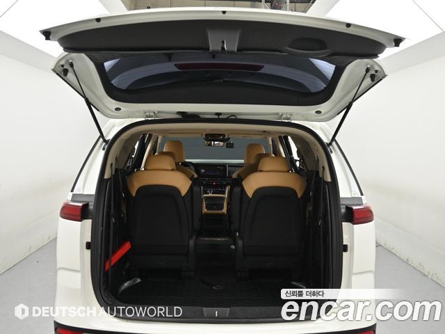 Kia Canival 2023 — photo 19