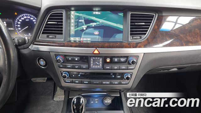 Hyundai Genesis 2016 — photo 16