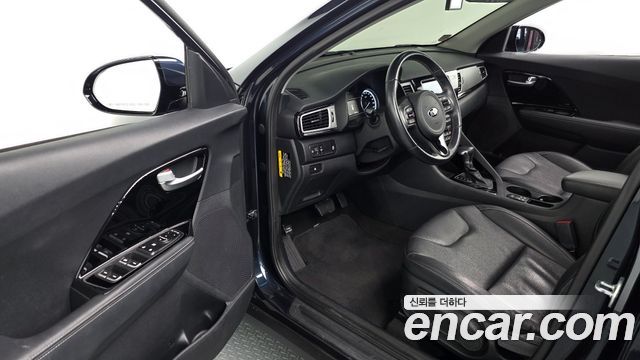 Kia Niro 2017 — photo 10