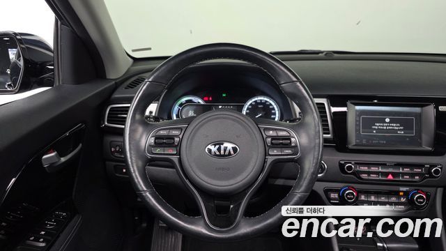 Kia Niro 2017 — photo 13