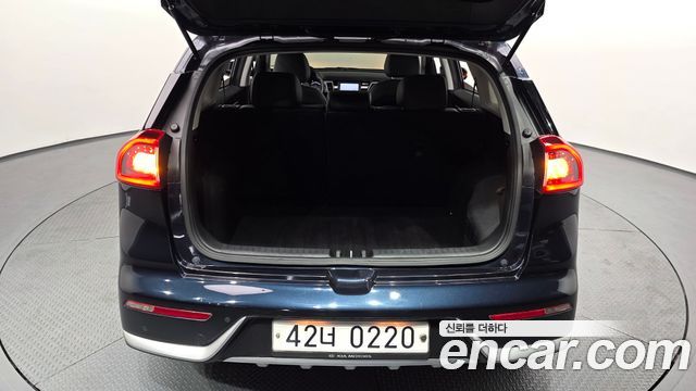 Kia Niro 2017 — photo 20