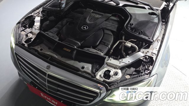 Mercedes-Benz E-Class 2019 — photo 6