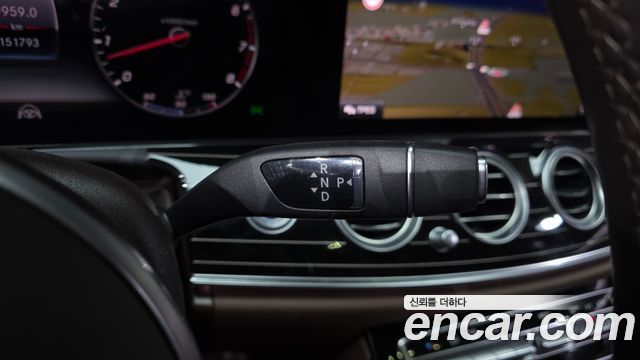Mercedes-Benz E-Class 2019 — photo 9