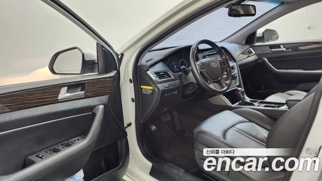 Hyundai Sonata 2016 — photo 13