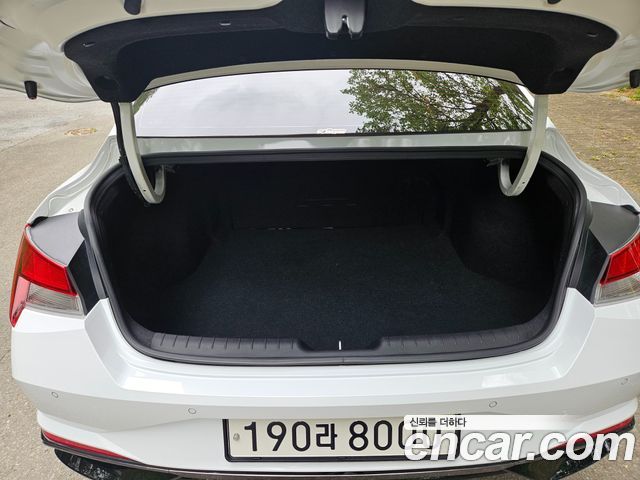 Hyundai AVANTE 2021 — photo 13