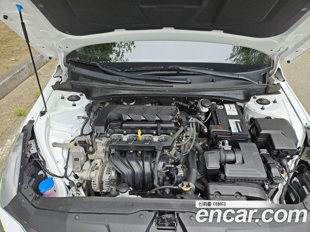 Hyundai AVANTE 2021 — photo 14