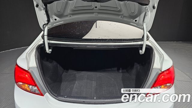 Hyundai Accent 2016 — photo 26