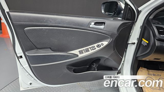 Hyundai Accent 2016 — photo 14