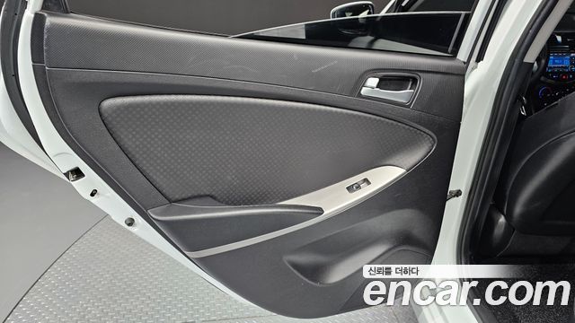 Hyundai Accent 2016 — photo 15