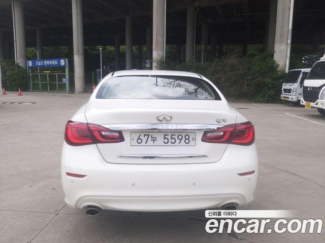 Infiniti Q70 2015 — photo 4