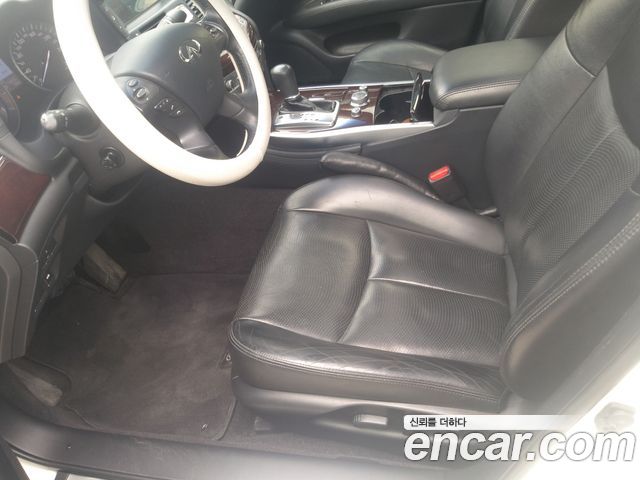 Infiniti Q70 2015 — photo 10