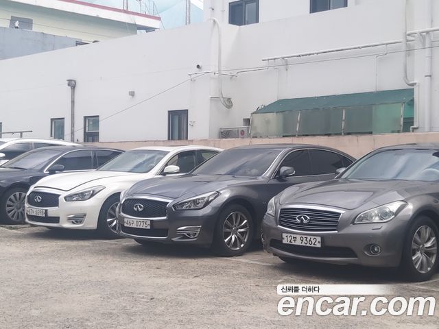 Infiniti Q70 2015 — photo 18