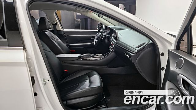 Hyundai Sonata 2022 — photo 16