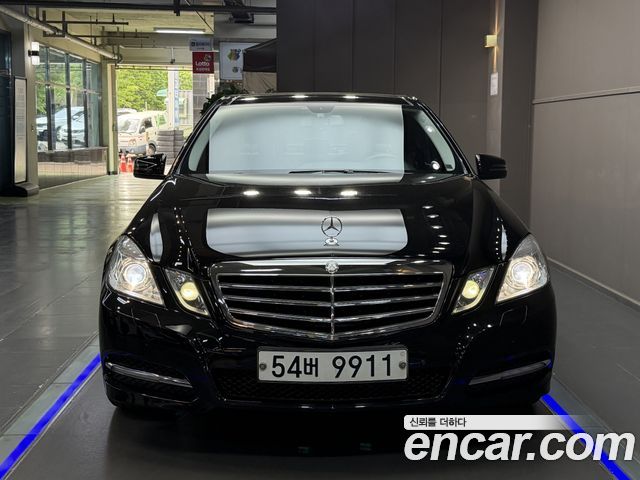 Mercedes-Benz E-Class 2011 — photo 3