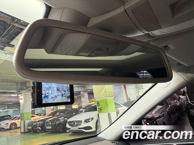 Mercedes-Benz E-Class 2011 — photo 14