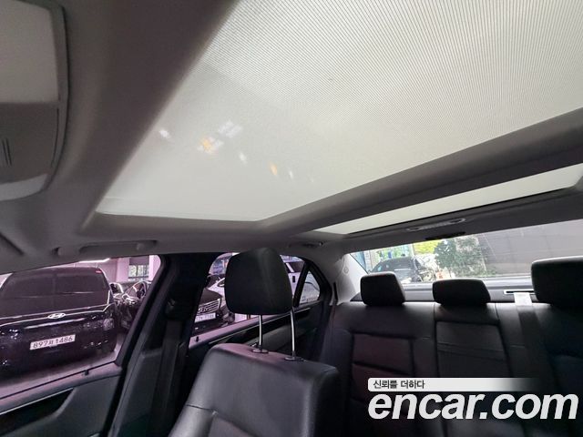 Mercedes-Benz E-Class 2011 — photo 19