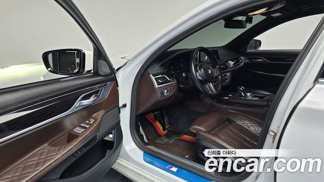 BMW 7-Series 2020 — photo 13
