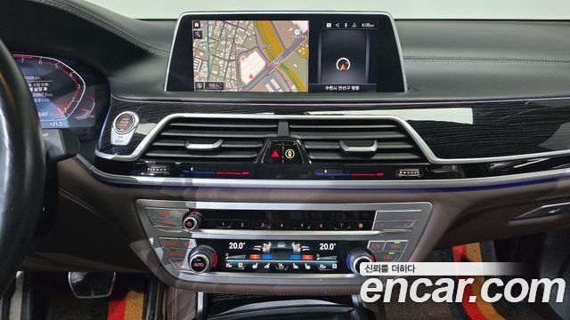 BMW 7-Series 2020 — photo 19