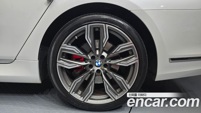 BMW 7-Series 2020 — photo 7